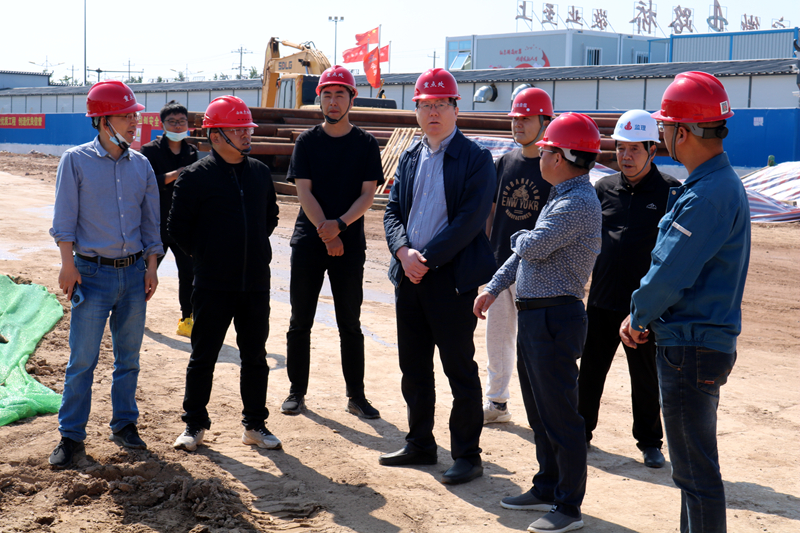 金寨縣委常委、常務(wù)副縣長汪洪濤一行到史河（金寨段）防洪提升工程-7#防汛大橋項目調(diào)研指導工作