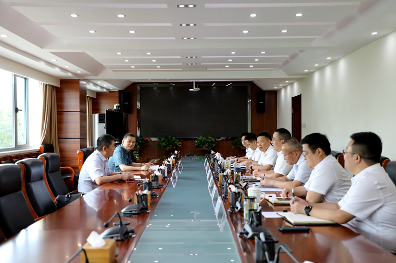 建工控股黨委委員、總會(huì)計(jì)師王淑德赴公司調(diào)研 - 副本