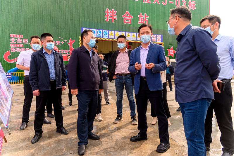 涇縣縣委副書記、縣長(zhǎng)許立勛到宣涇高速一期XJ-03標(biāo)項(xiàng)目調(diào)研